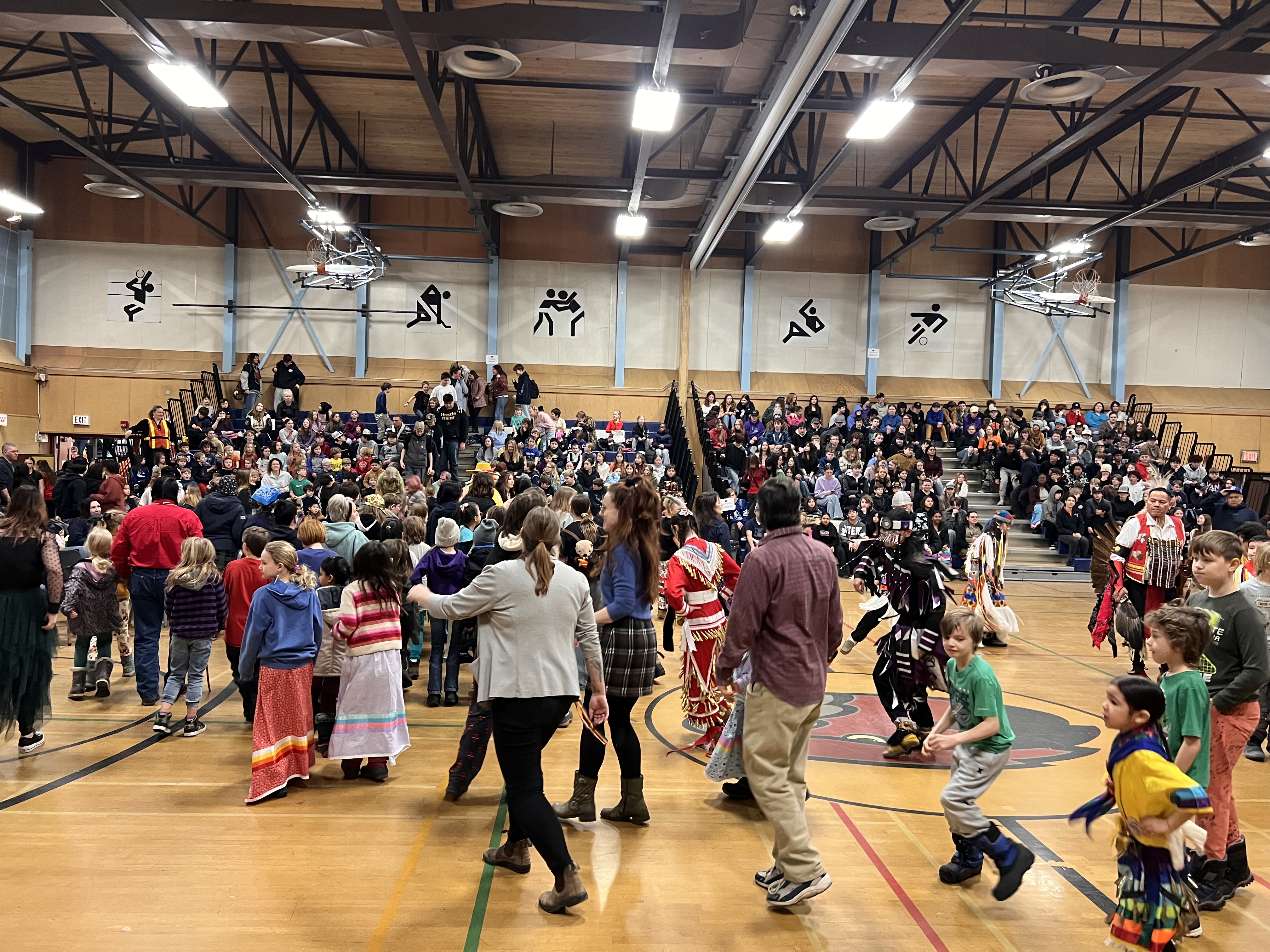 Thomas Dueck Pow wow1 holly zurak